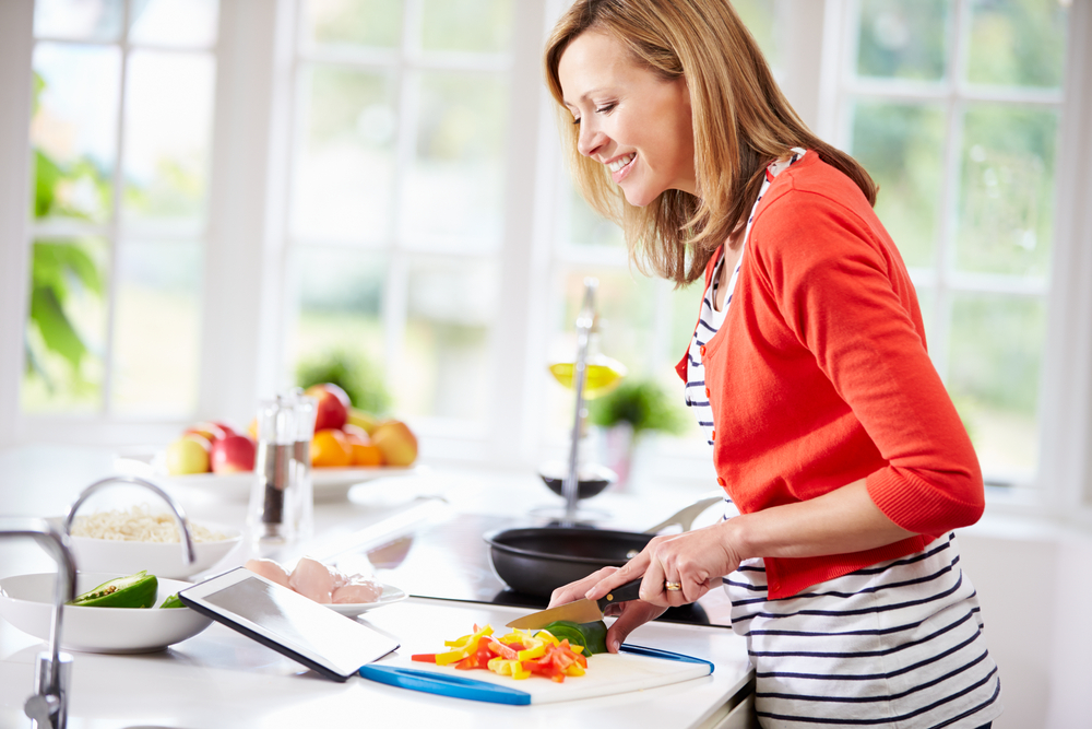 woman in kitchen improving cognitive function